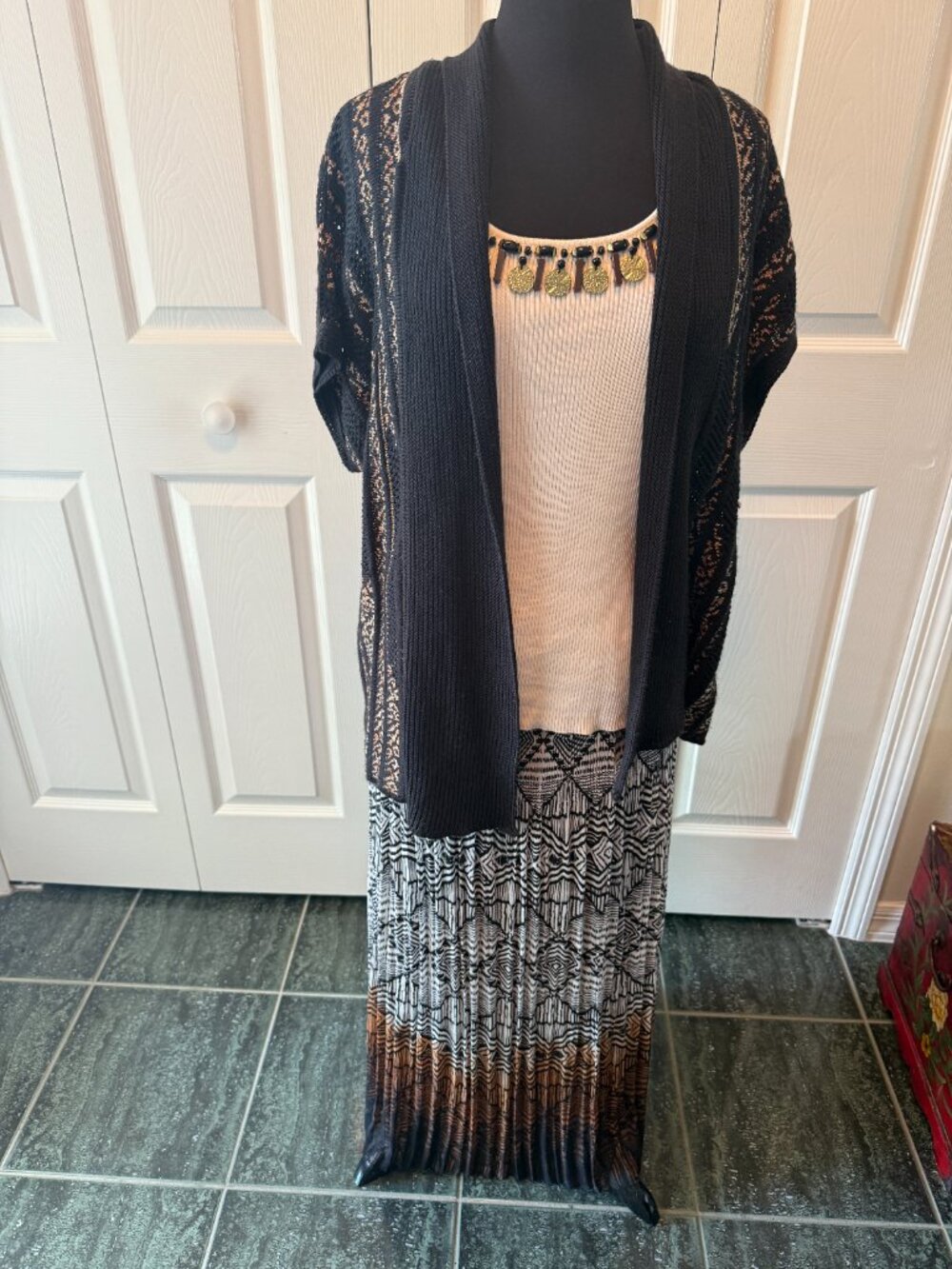 Ruby Red knit top cream with brown and gold trim  size L - Picture 3 of 9